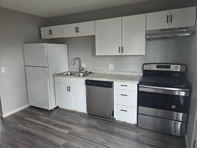 Building Photo - 314 Stratford Dr