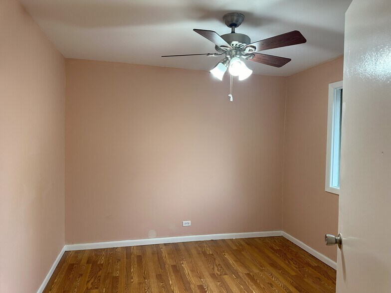 Building Photo - 226 Walker Dr