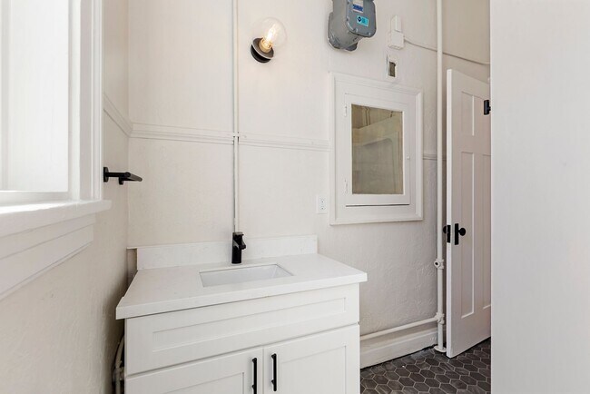 Interior Photo - Buena Vista