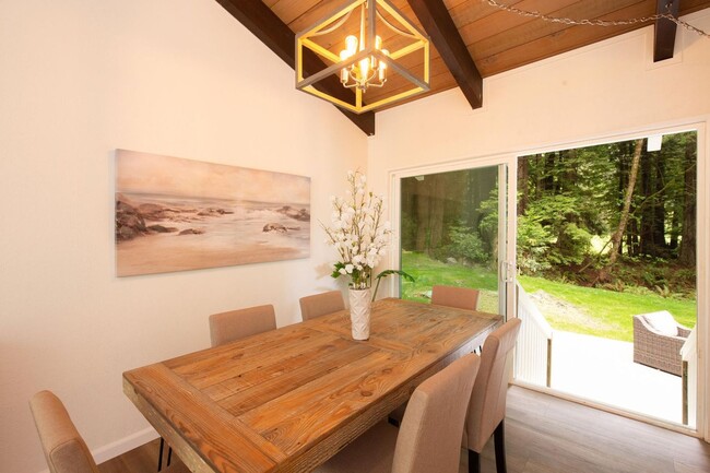 Building Photo - Modern Bayside Retreat – Renovated 3 Bed +...