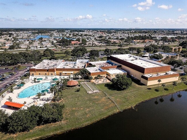 Building Photo - 1415 Langley Dr