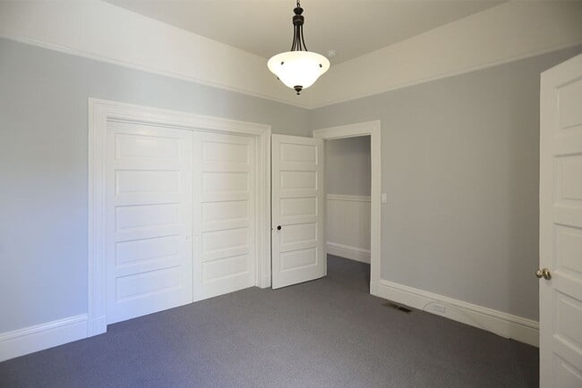 Building Photo - 14 Whitney St