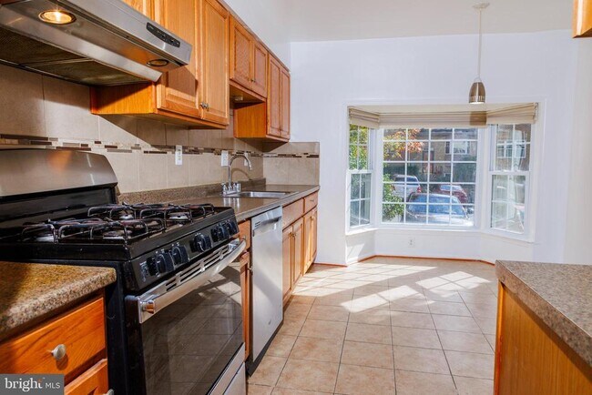 Building Photo - 5631 Hogenhill Terrace