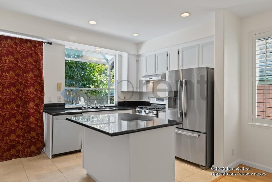 Building Photo - 36816 Papaya St