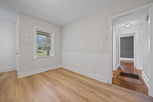 Building Photo - Duplex