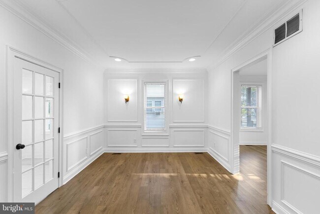 Building Photo - 720 Cinnaminson Ave
