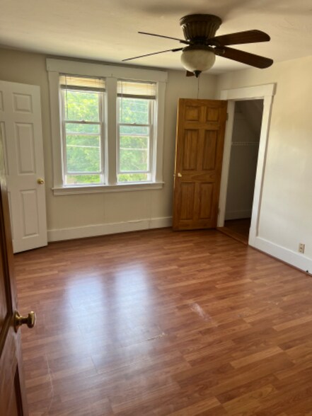 Building Photo - 315 Elm St