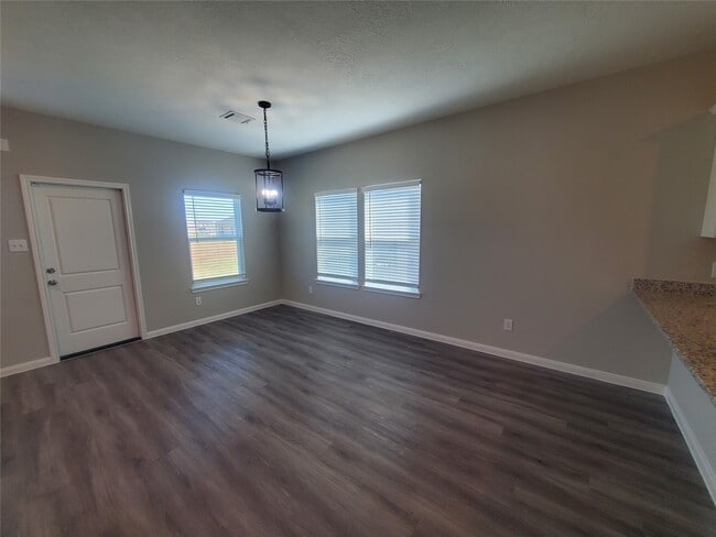 Building Photo - 1176 Rd 5102