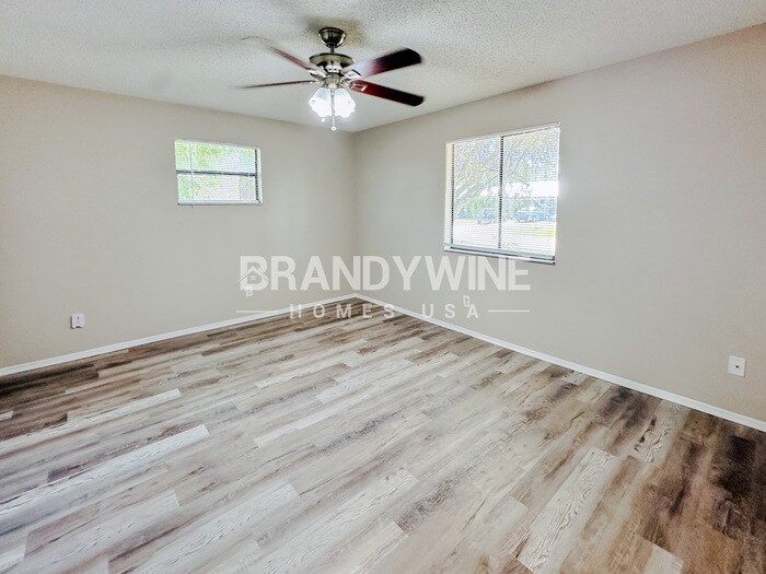 Building Photo - 3436 Woodland Dr