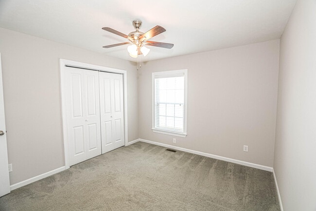 Building Photo - 987 Glenhaven Dr