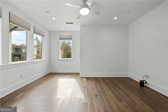 Building Photo - 255 High St