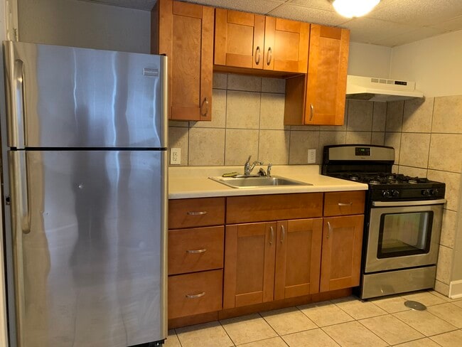 Kitchen - 50 Kenmore Ave