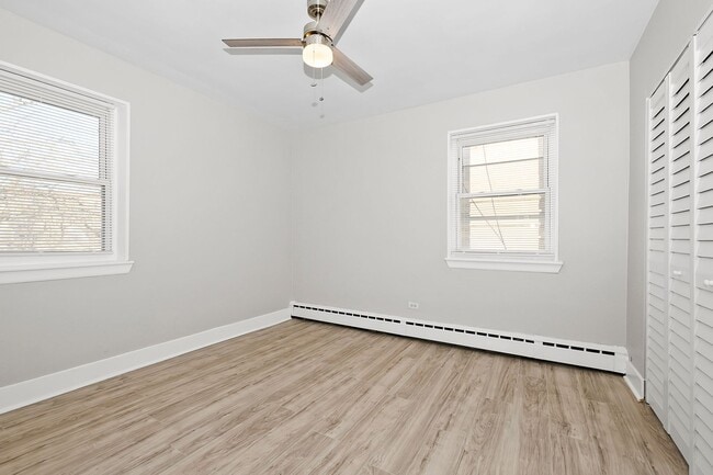 Building Photo - Gorgeous 2bed/1bath Condo Unit For Rent in...