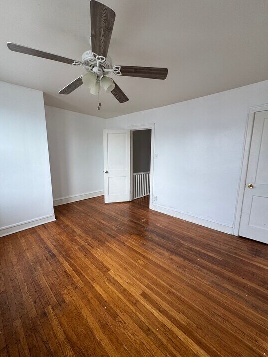 Building Photo - 1939 Plymouth St