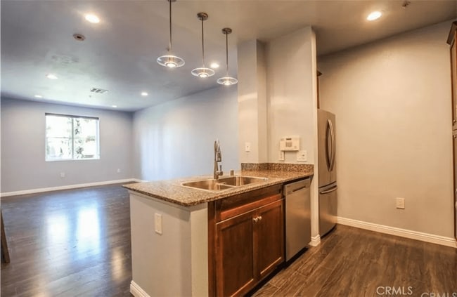 Building Photo - 2240