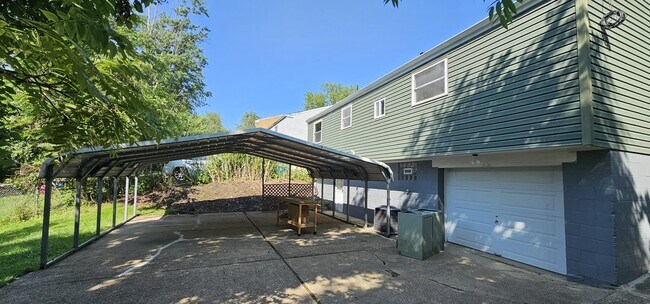 Building Photo - 7988 Aber Rd