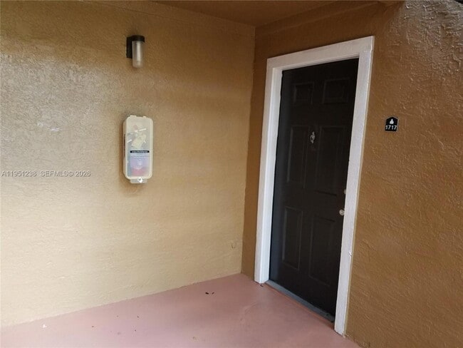 Building Photo - 15570 SW 105th Ln