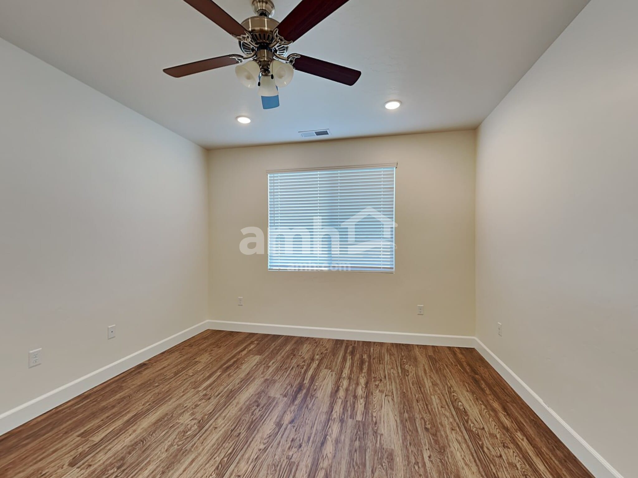 Building Photo - 1854 N Oconner Ave