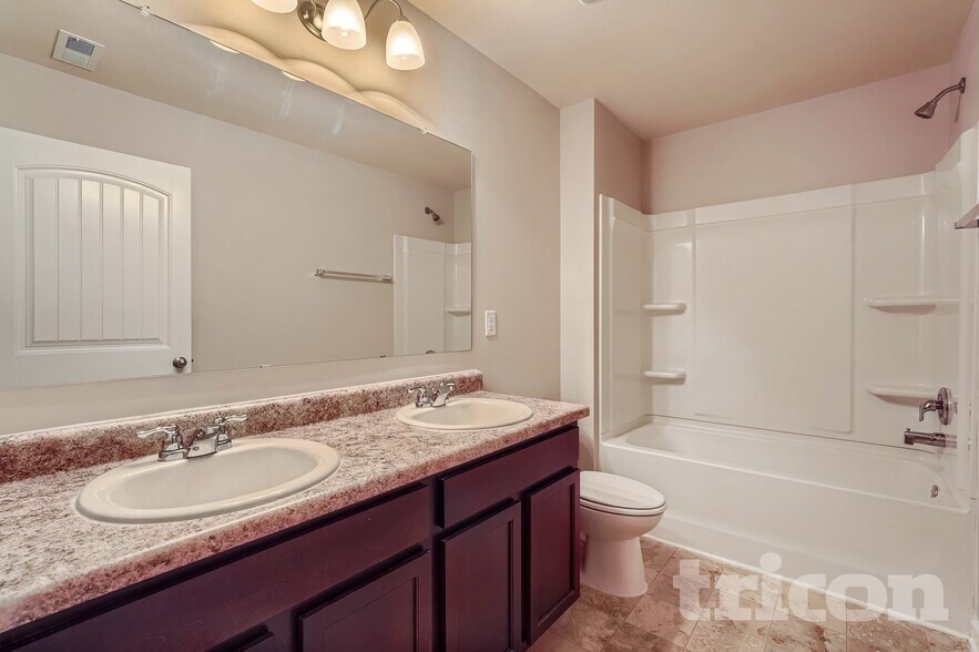 Building Photo - 38 Possum Creek Ln