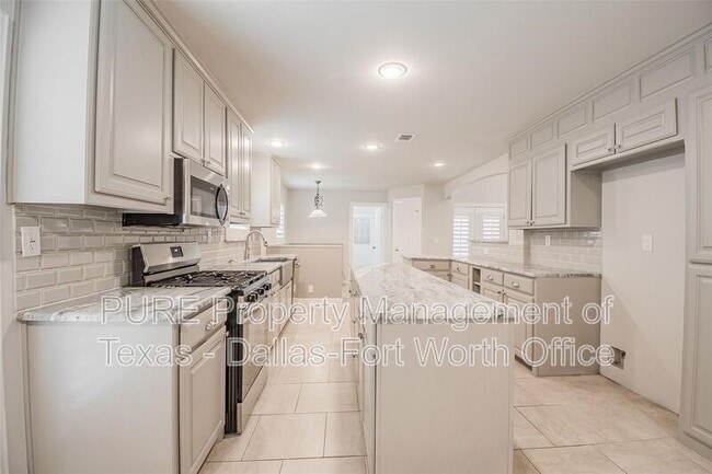 Building Photo - 3313 Country Club Rd