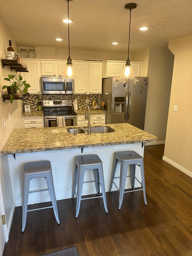 Building Photo - 776 E Scott Ave