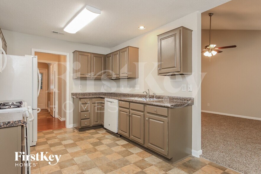 Building Photo - 3508 Bent Trace Dr