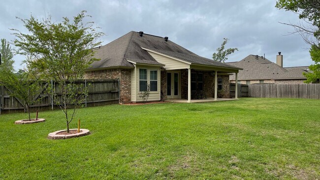 Building Photo - Little Country but close to the city....Haughton School District.. Close to BAFB
