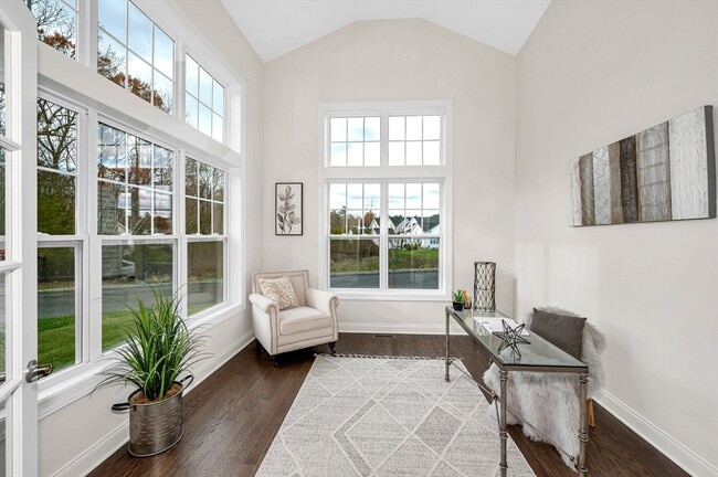 Building Photo - 12 Hope Ln