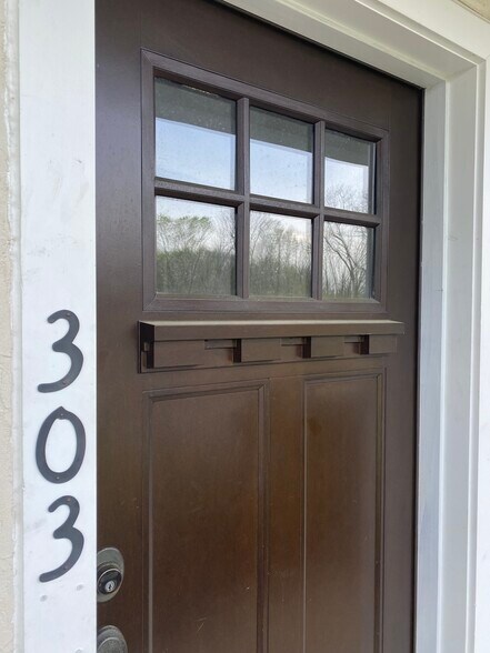 Townhouse - 303 Landon Way