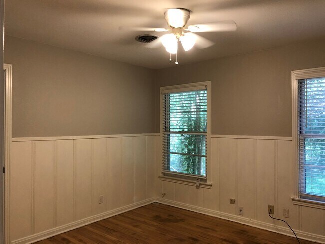Building Photo - Waco Home!
