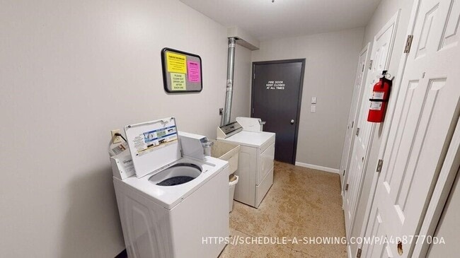 Building Photo - 406 E Park St