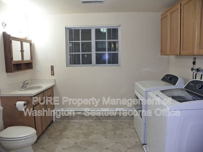 Building Photo - 8313 71st St NW