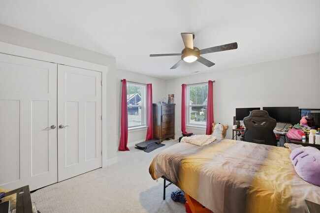 Building Photo - Welcome to this beautiful 4 Bedroom, 2.5 bathroom home nestled in a quiet community in Suffolk!