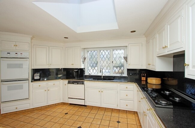 Building Photo - 74 Prynne Ridge Rd