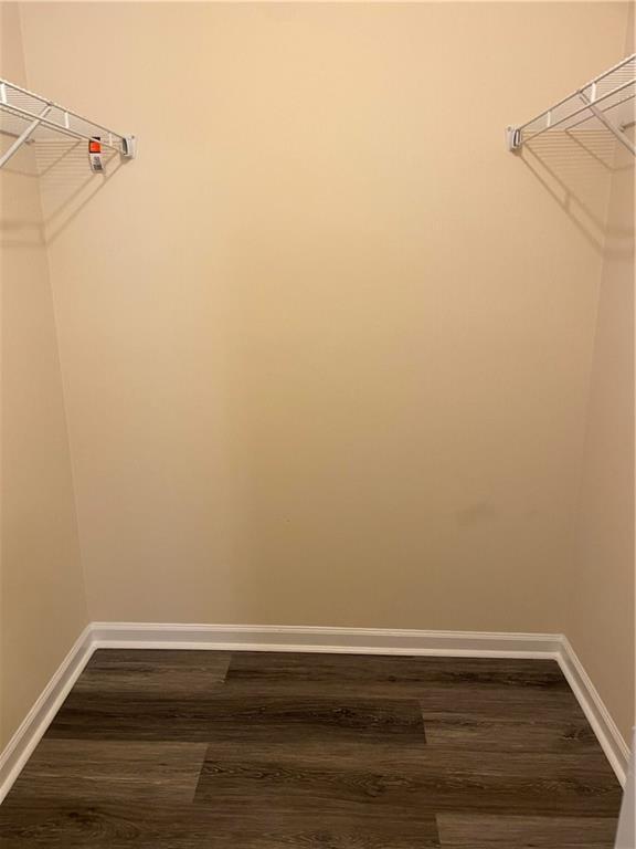Building Photo - 1600 Oakpoint Dr SW