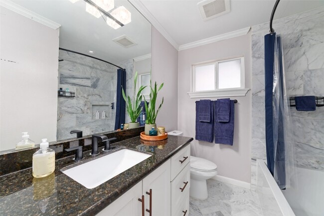 Building Photo - 10607 Chimney Rock Rd