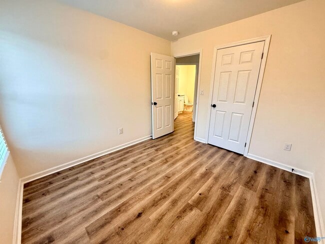 Building Photo - 103 Oakwood Meadows Dr