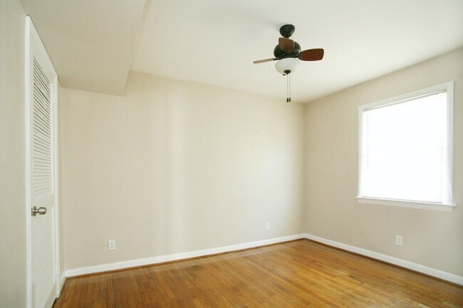 Building Photo - 425 26th Street, Unit 1