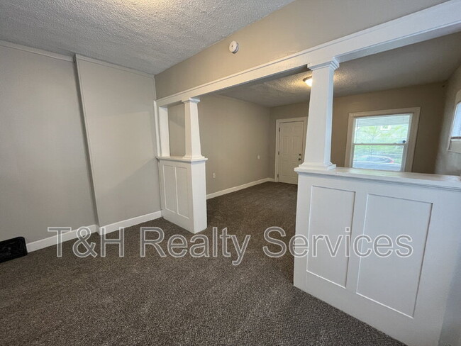 Building Photo - 317 N Colorado Ave
