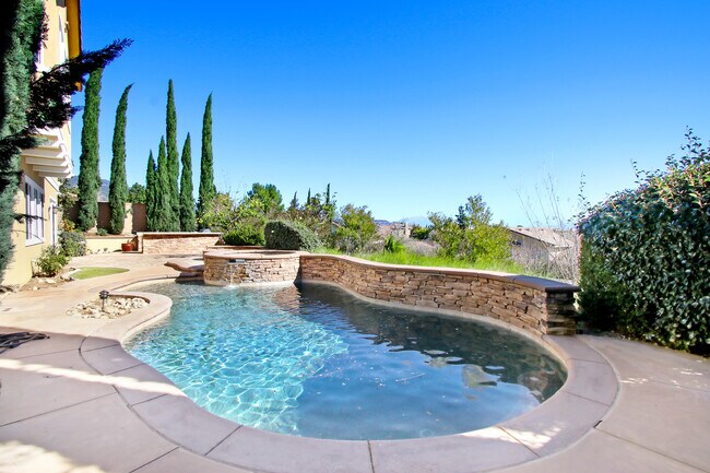 Building Photo - 5393 Stoneview Rd