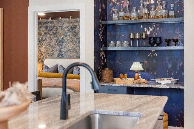 Building Photo - 1000 Marlowe Vis Pl