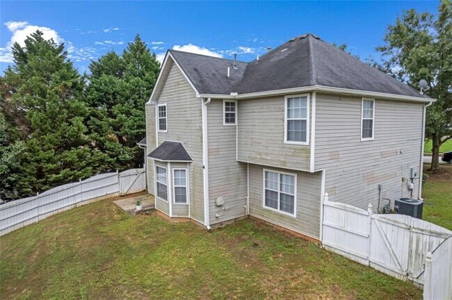 Building Photo - 601 Jeans Cir