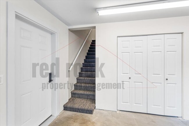 Building Photo - 1669 E Bozanta Dr