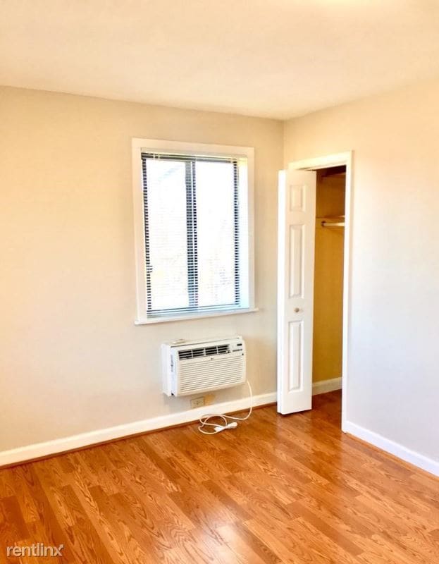 Building Photo - 6 Galveston St SW