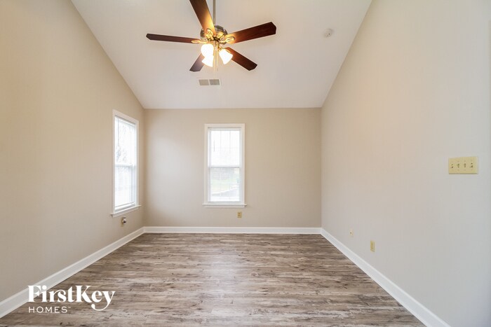 Building Photo - 365 Craver Pointe Dr