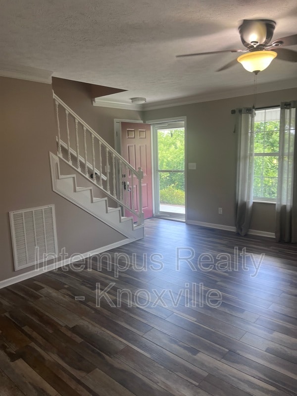 Building Photo - 7728 Chapel Bend Dr
