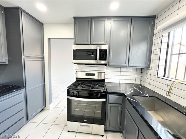 Building Photo - 4580 Allenford Dr