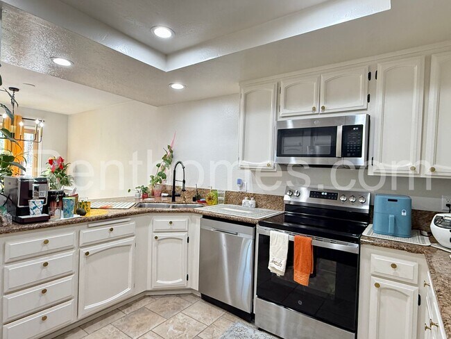 Building Photo - 11872 Bernardo Terrace