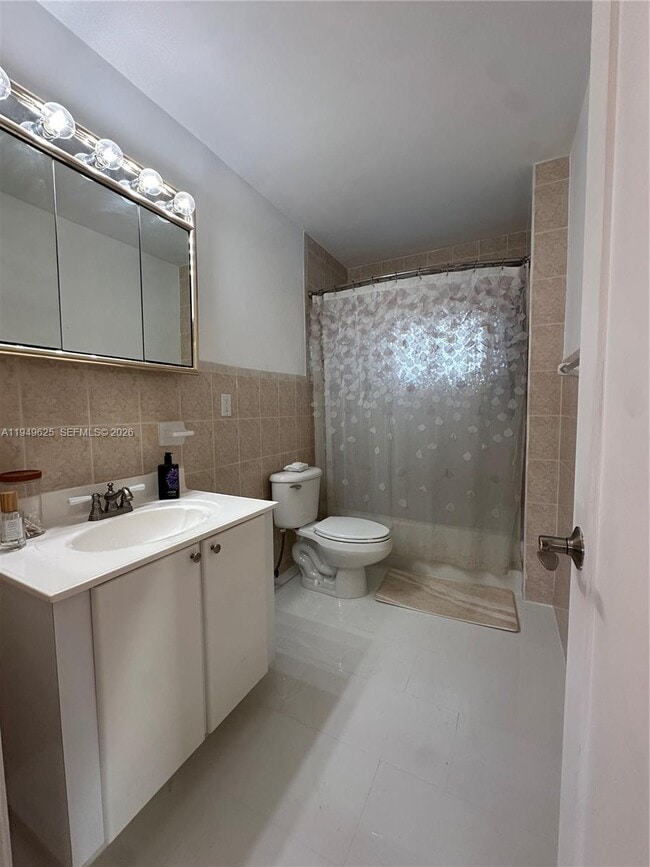 Building Photo - 2665 SW 119th Ct