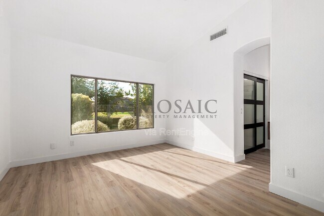 Building Photo - 1567 E Black Diamond Dr